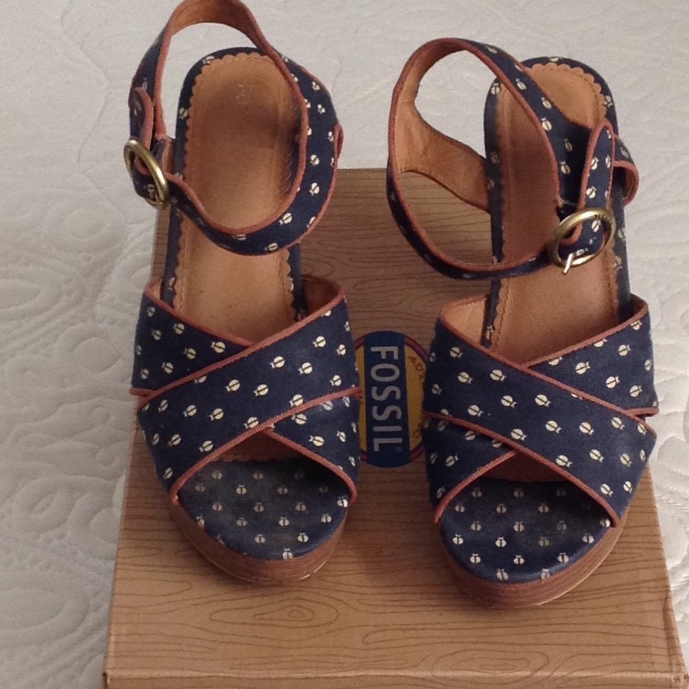 FOSSIL heels